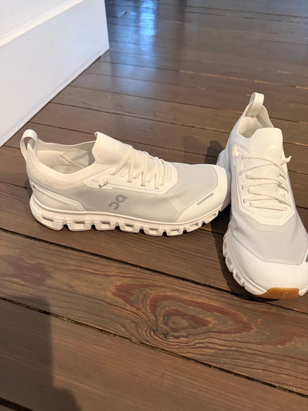 On Running Cloud Versa Sneakers in White